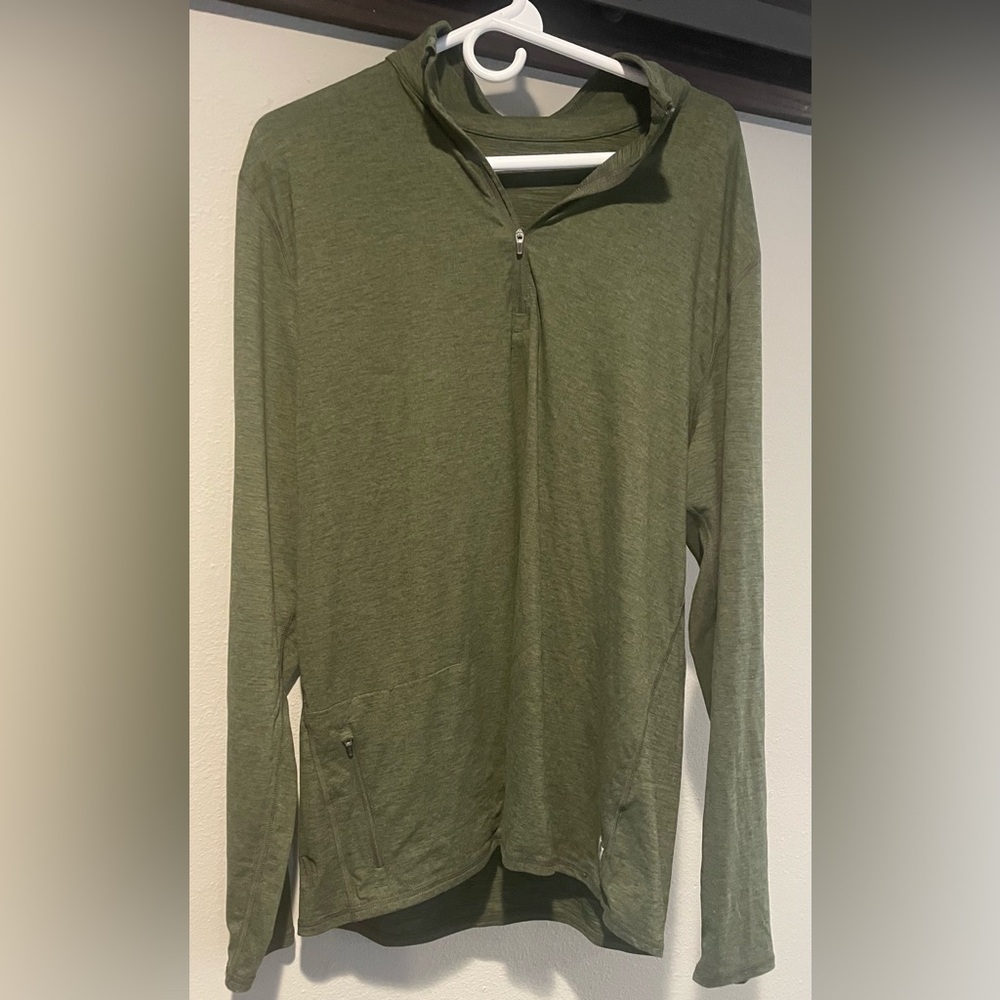 Vuori Stratotech pullover size men’s xl